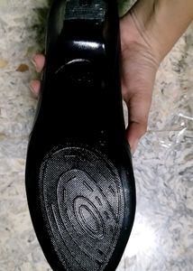 Black kitten heels- Size 9