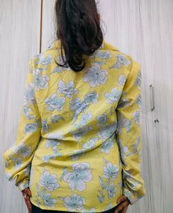 Beautiful Yellow Flowery Shirt🌷SALE🌷