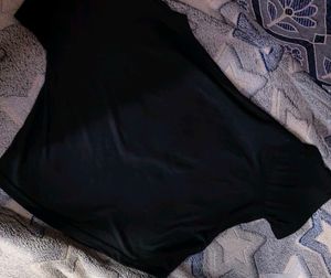 Black Crop Tee 🖤