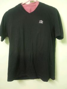 Black T Shirt Of Lee Cooper V Necked Men And Woman