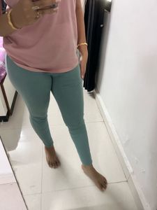 Jeggings And Gym Wear Top
