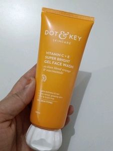 Dot & Key Vitamin C Face Wash