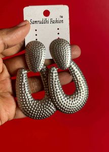 Earings and Silver Neck Choker