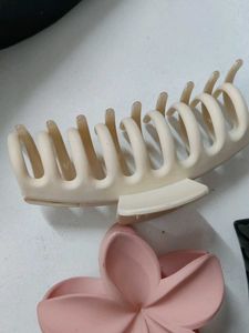 Korean Hair Clip Bundle - 4 Pieces