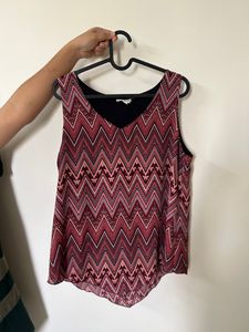 Beautiful Sleeveless Top With Attached Inner