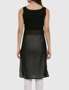 Black Sleeveless Kurta
