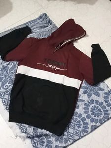Hoodies Good Condition Last Praise 250 Rs
