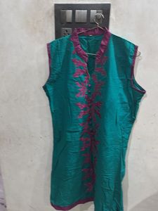 Emerald Green Embroidered Kurti