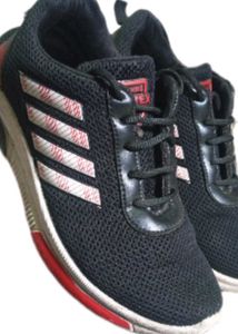 sport shoes 👟