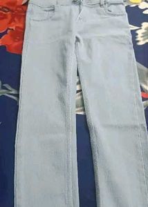 Stylish White Skinny Fit Jeans for Women
