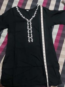 Embroidered Black Tunic Top🌺💗