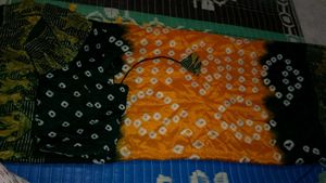 Bandhani Art Silk Saree With Blouse