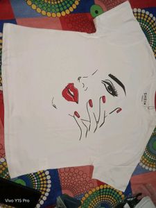 Trendy White Graphic Tee