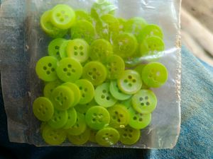 Premium Quality Button Pack Of 12