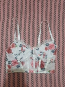 URBANIC Floral White Bralet 🤍