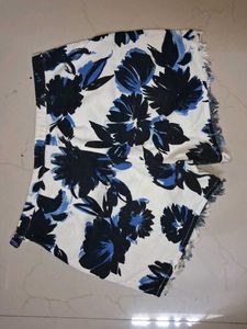 GG&gt;5 Floral Print Shorts