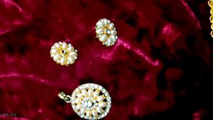 Pearl and Rhinestone Jewellery Set