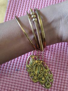 Assorted Women's Jewelry Set