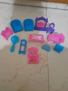 Barbie Playset With Dolls.