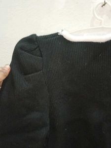 Chic Black &amp; White Top