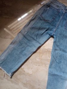 Ripped Cropped Baggy Jeans