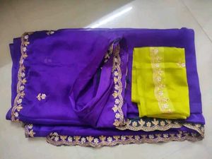 Elegant purple saree  💜