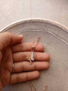 Minimal Rose Gold Chain With Marble Finishing