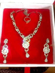 Elegant Jewelry Set
