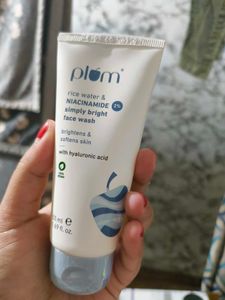 Rice Water &amp; Niacinamide 2% Simply Bright FaceWash