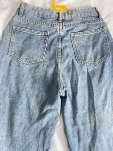 🦋Urbanic ripped-Denim-jeans🦋