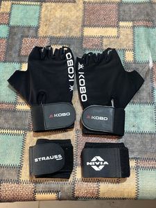 Combo Of 1 Gym Gloves With 2 Wrist Supporter