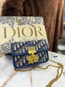 Dior Clutch ( HOT PICK )