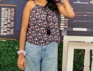 Floral Print sleeveless top