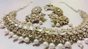 **DIAMOND SET**