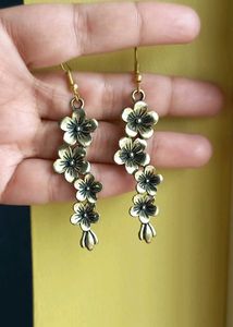 Flower Dangle Earrings