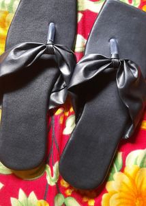 Black Flasts Sandals