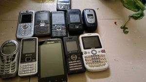 Vintage Cell Phone Lot