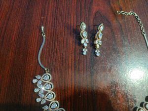 American Diamond Necklace &amp; Earrings With Mangtika