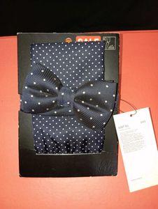 H&amp;M Bow Tie &amp; Pocket Square Set