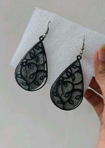 Elegant Black Teardrop Earrings
