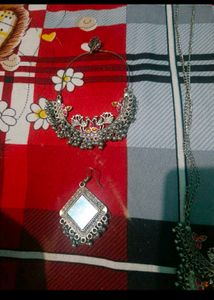 Silver Tone Jewelry Set