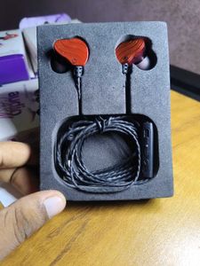 📌Mi Gadgets Premium Earphone With Accessories.