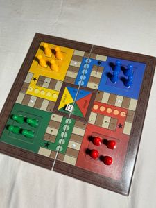 Ludo,Snakes And Ladders.