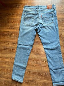 Levi&#39;s Jeans (28&#34;)