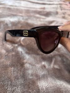 Chic Black Sunglasses