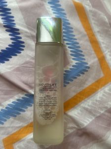 L&#39;Oreal Revitalift Crystal Micro-Essence