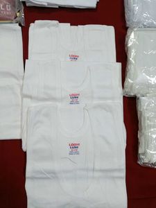 Men&#39;s White Vest - 6 Pack