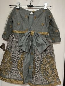 Girls dress
