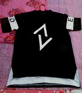 Black Graphic Print T-Shirt