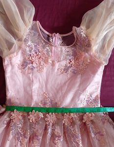 WOMAN CUTE DRESS